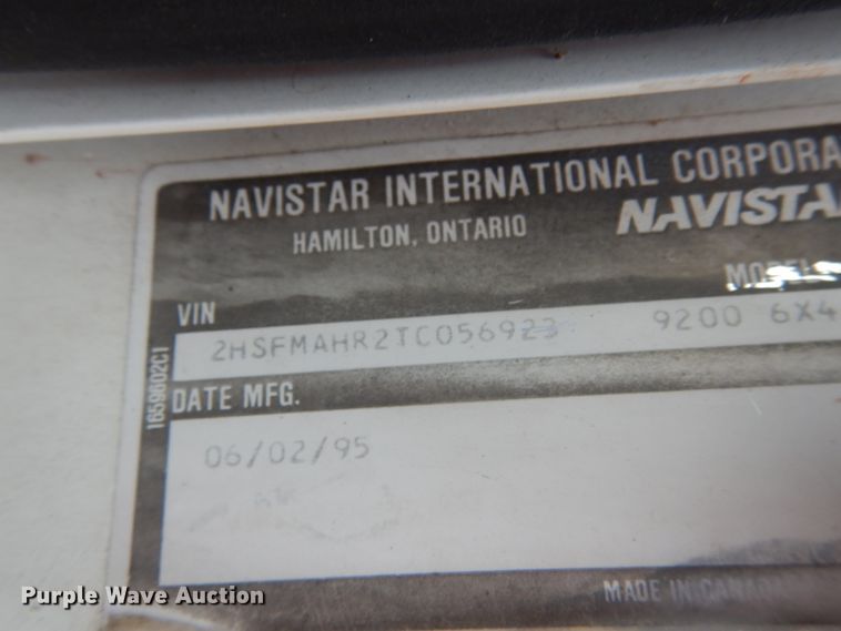 image for item KI9454 1996 International 9200  semi truck