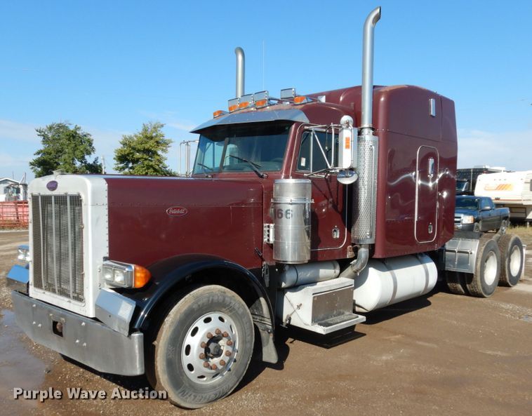 image for item KI9467 2005 Peterbilt 379  semi truck