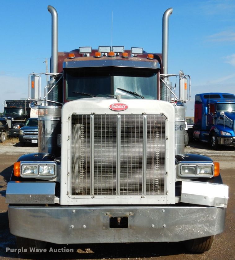 image for item KI9467 2005 Peterbilt 379  semi truck