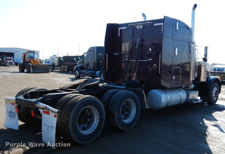 image for item KI9467 2005 Peterbilt 379  semi truck