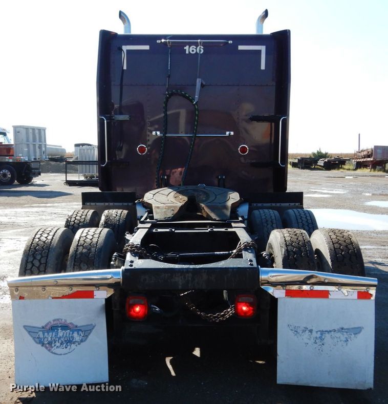 image for item KI9467 2005 Peterbilt 379  semi truck