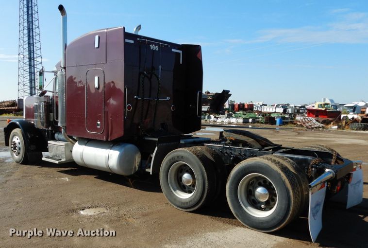 image for item KI9467 2005 Peterbilt 379  semi truck