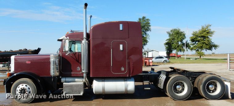 image for item KI9467 2005 Peterbilt 379  semi truck