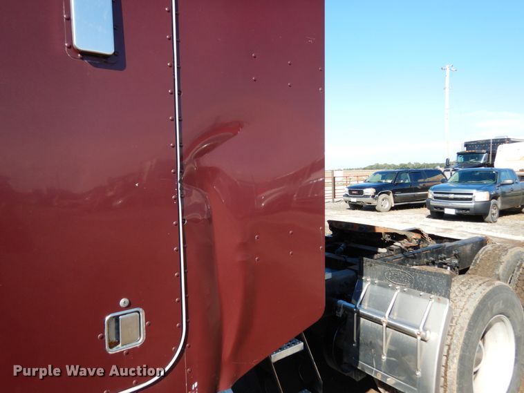 image for item KI9467 2005 Peterbilt 379  semi truck