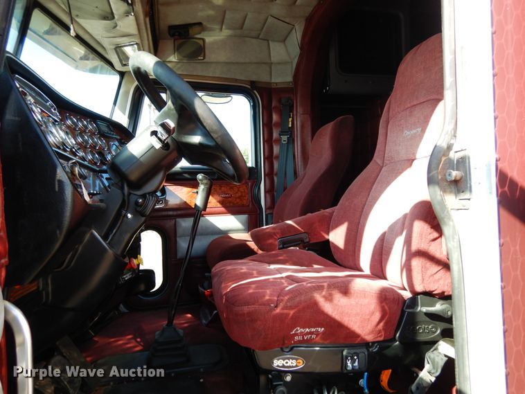 image for item KI9467 2005 Peterbilt 379  semi truck