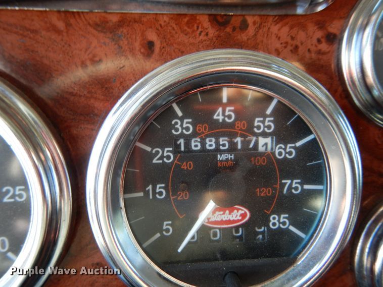 image for item KI9467 2005 Peterbilt 379  semi truck