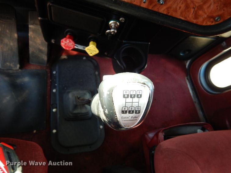 image for item KI9467 2005 Peterbilt 379  semi truck