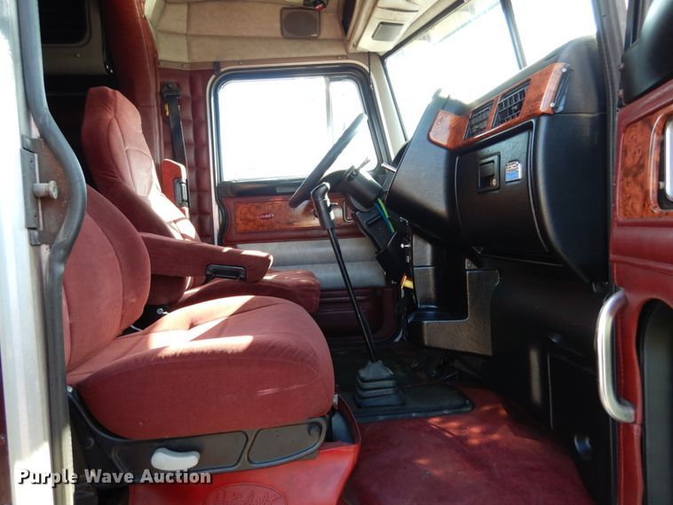 image for item KI9467 2005 Peterbilt 379  semi truck