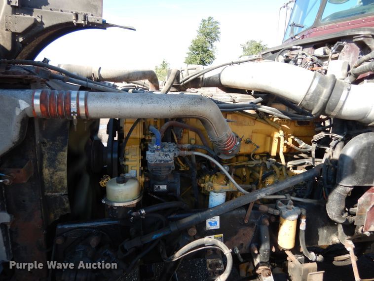 image for item KI9467 2005 Peterbilt 379  semi truck