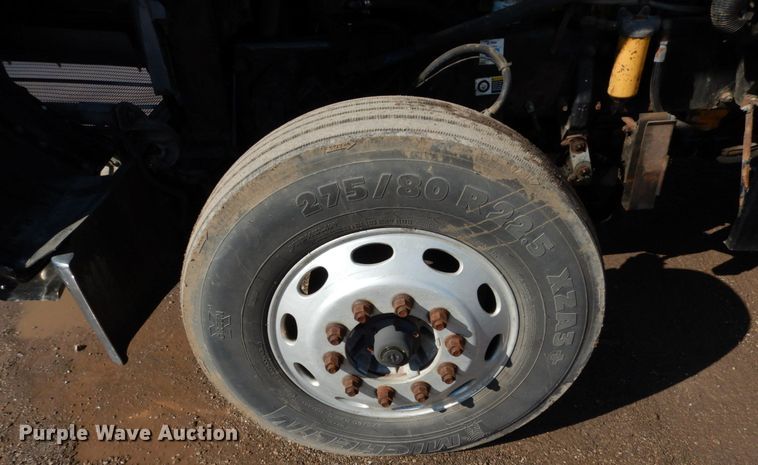 image for item KI9467 2005 Peterbilt 379  semi truck