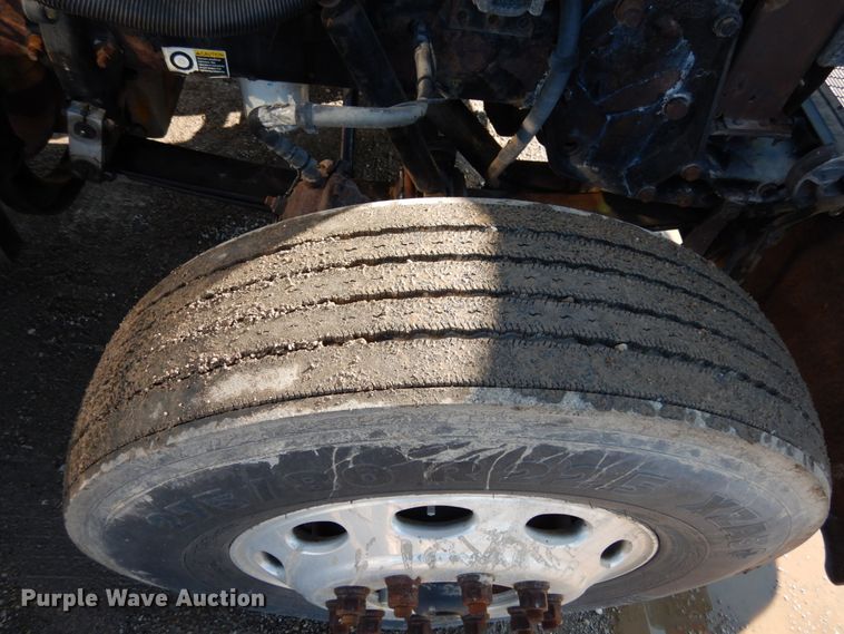 image for item KI9467 2005 Peterbilt 379  semi truck