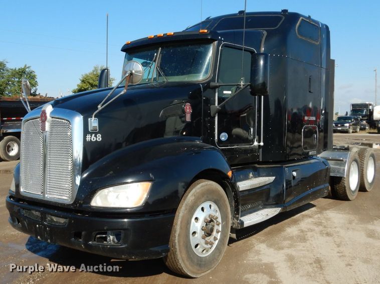 image for item KI9468 2012 Kenworth T660  semi truck