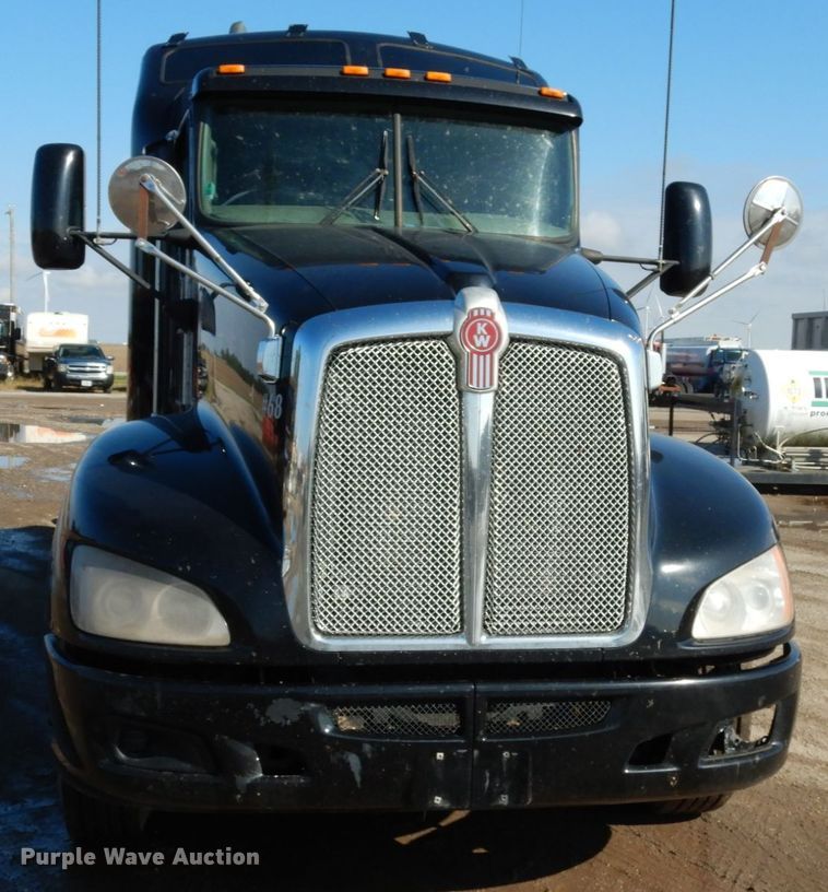 image for item KI9468 2012 Kenworth T660  semi truck