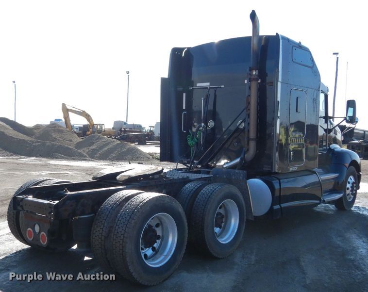 image for item KI9468 2012 Kenworth T660  semi truck
