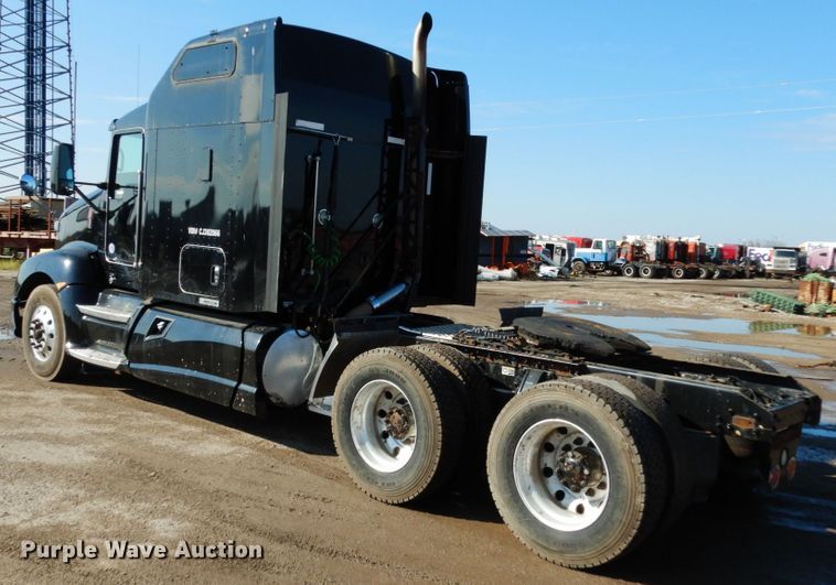 image for item KI9468 2012 Kenworth T660  semi truck