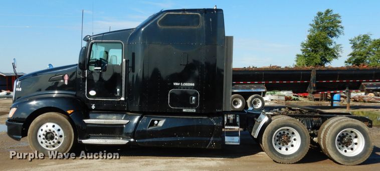 image for item KI9468 2012 Kenworth T660  semi truck
