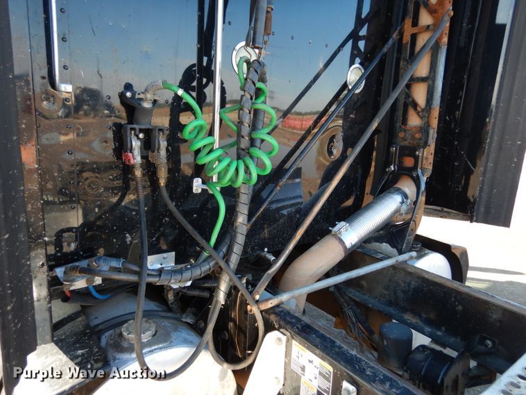 image for item KI9468 2012 Kenworth T660  semi truck