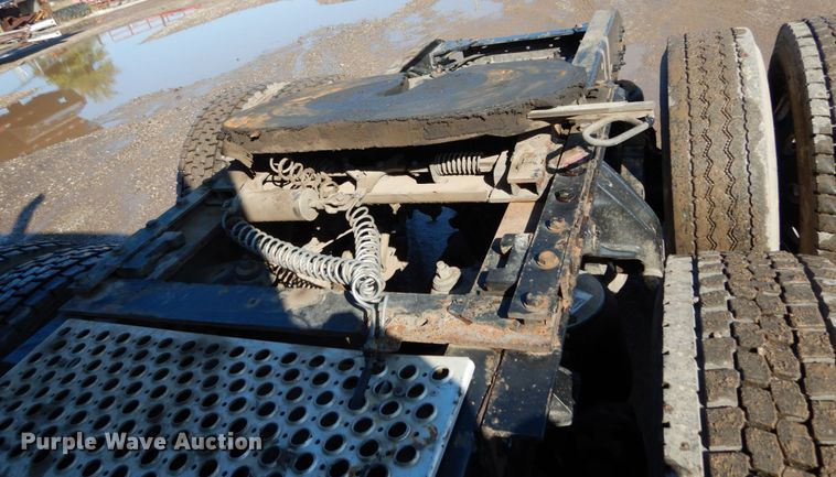 image for item KI9468 2012 Kenworth T660  semi truck