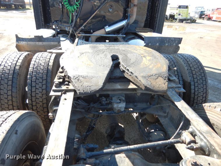 image for item KI9468 2012 Kenworth T660  semi truck