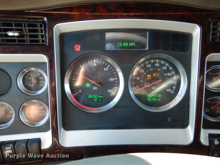 image for item KI9468 2012 Kenworth T660  semi truck