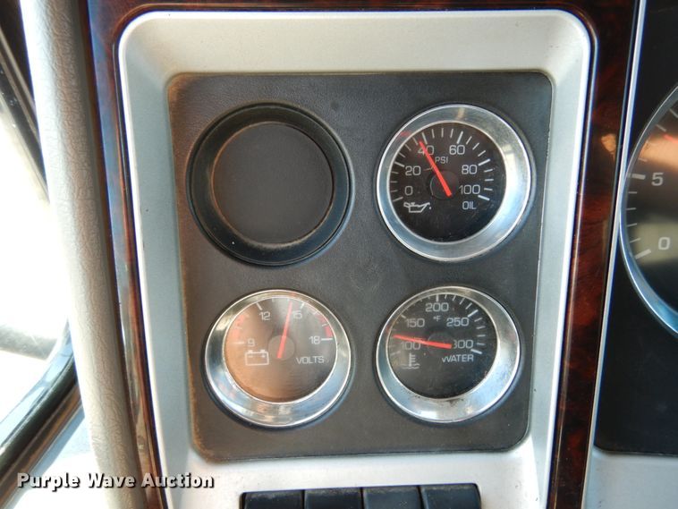 image for item KI9468 2012 Kenworth T660  semi truck