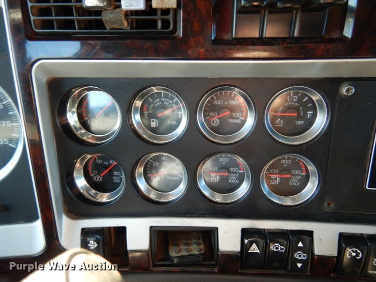 image for item KI9468 2012 Kenworth T660  semi truck