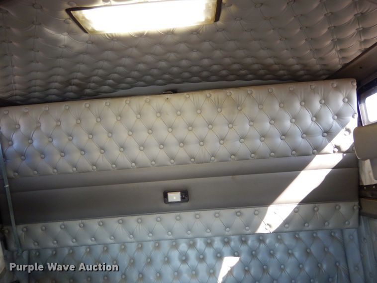 image for item KI9468 2012 Kenworth T660  semi truck