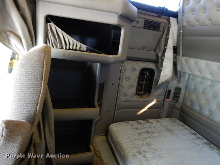 image for item KI9468 2012 Kenworth T660  semi truck