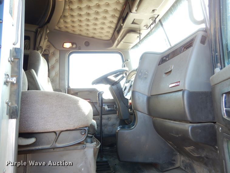 image for item KI9468 2012 Kenworth T660  semi truck