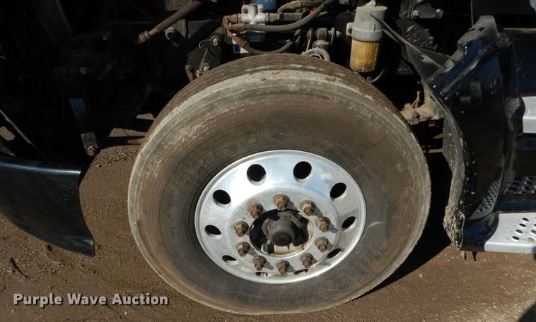 image for item KI9468 2012 Kenworth T660  semi truck