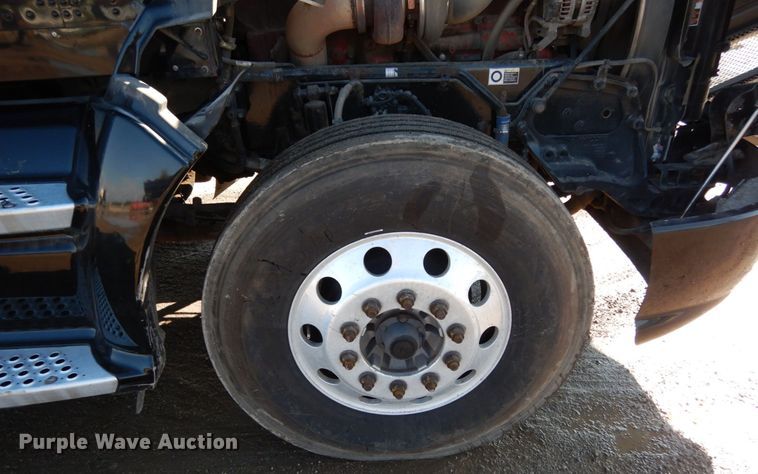 image for item KI9468 2012 Kenworth T660  semi truck