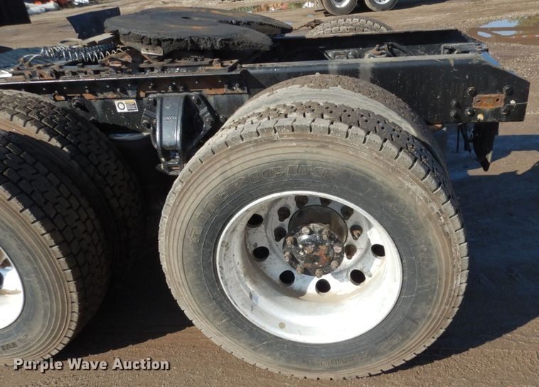 image for item KI9468 2012 Kenworth T660  semi truck