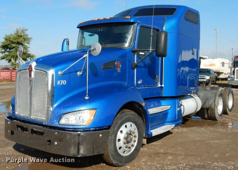 image for item KI9469 2012 Kenworth T660  semi truck