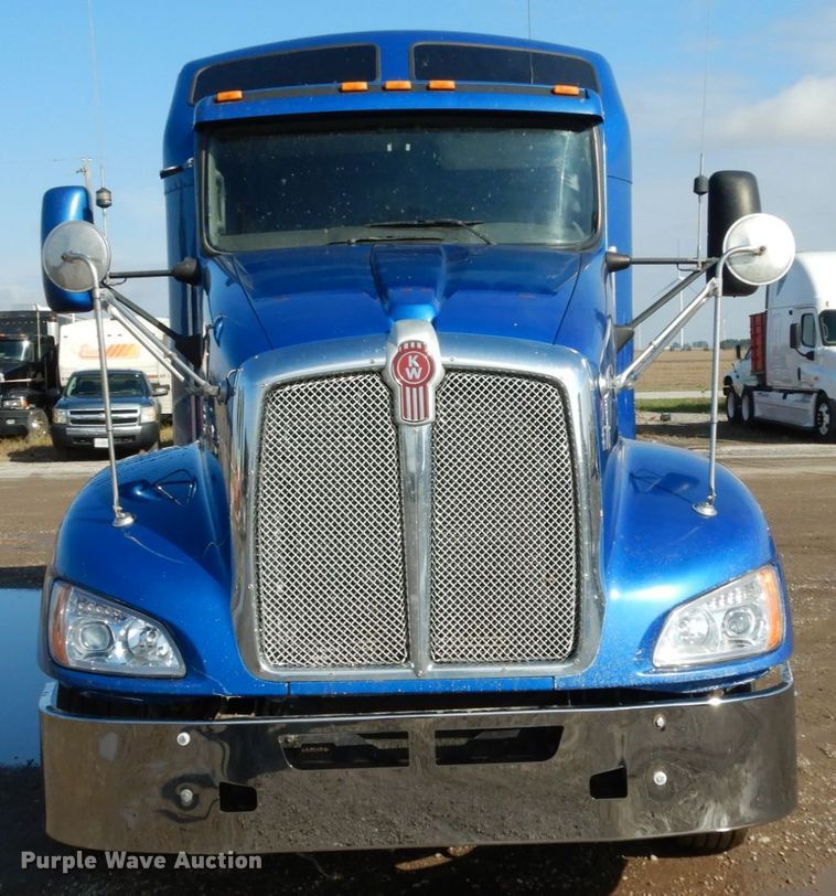 image for item KI9469 2012 Kenworth T660  semi truck