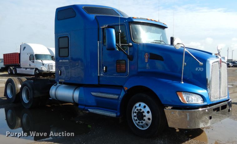 image for item KI9469 2012 Kenworth T660  semi truck