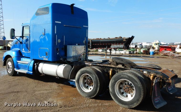 image for item KI9469 2012 Kenworth T660  semi truck