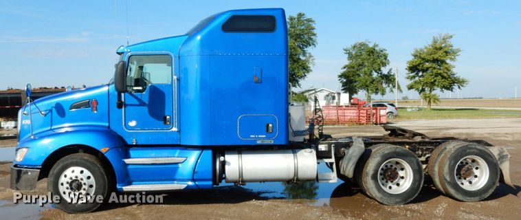 image for item KI9469 2012 Kenworth T660  semi truck