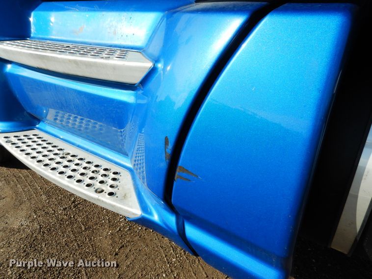 image for item KI9469 2012 Kenworth T660  semi truck