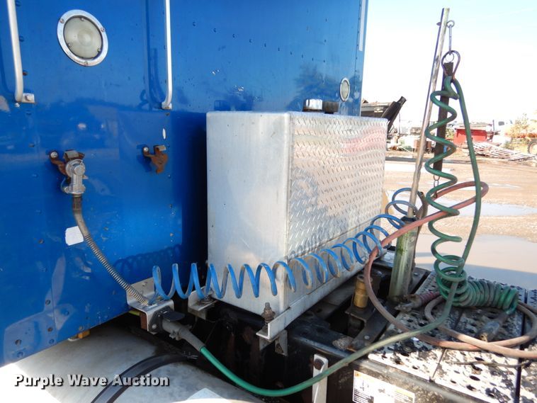 image for item KI9469 2012 Kenworth T660  semi truck