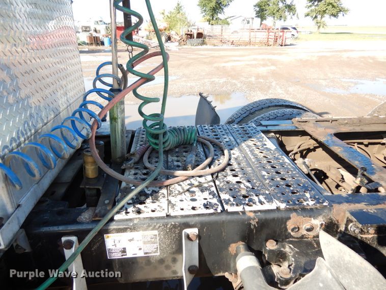 image for item KI9469 2012 Kenworth T660  semi truck