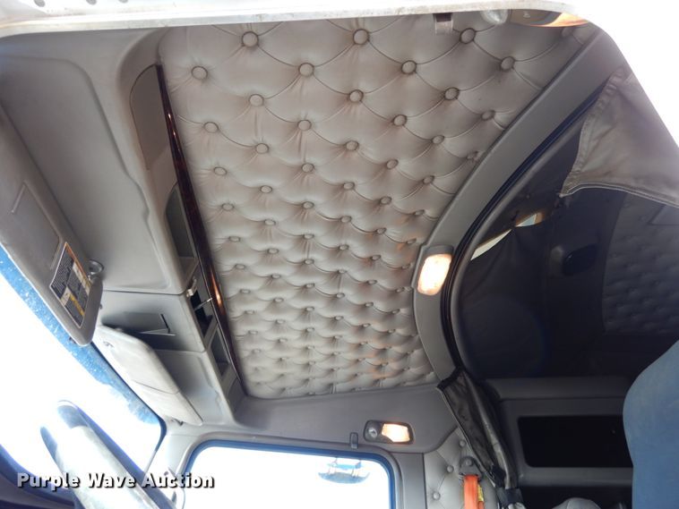 image for item KI9469 2012 Kenworth T660  semi truck