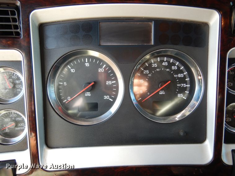 image for item KI9469 2012 Kenworth T660  semi truck