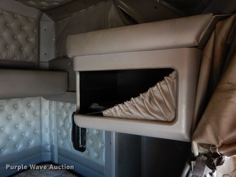 image for item KI9469 2012 Kenworth T660  semi truck