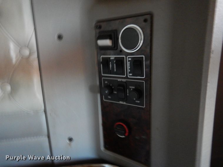 image for item KI9469 2012 Kenworth T660  semi truck