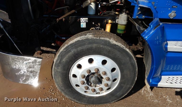 image for item KI9469 2012 Kenworth T660  semi truck