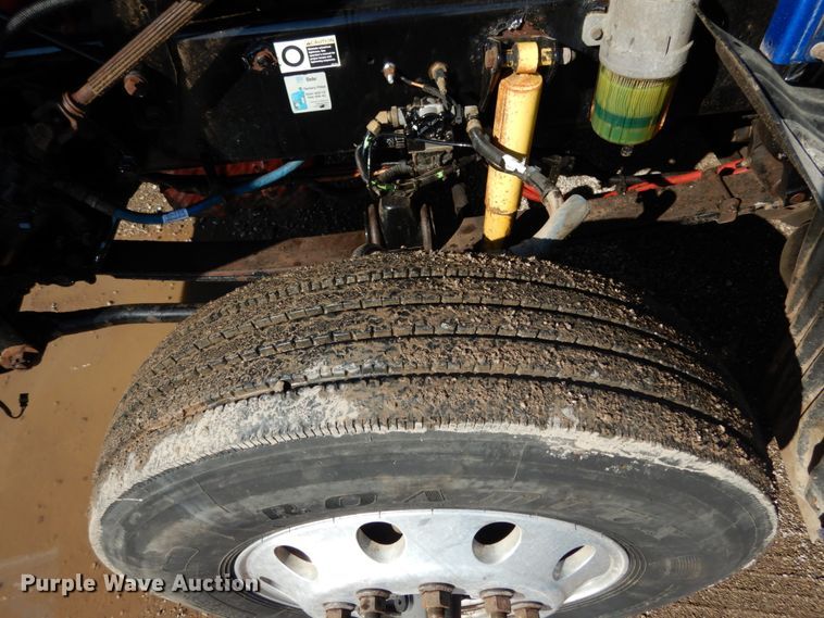 image for item KI9469 2012 Kenworth T660  semi truck