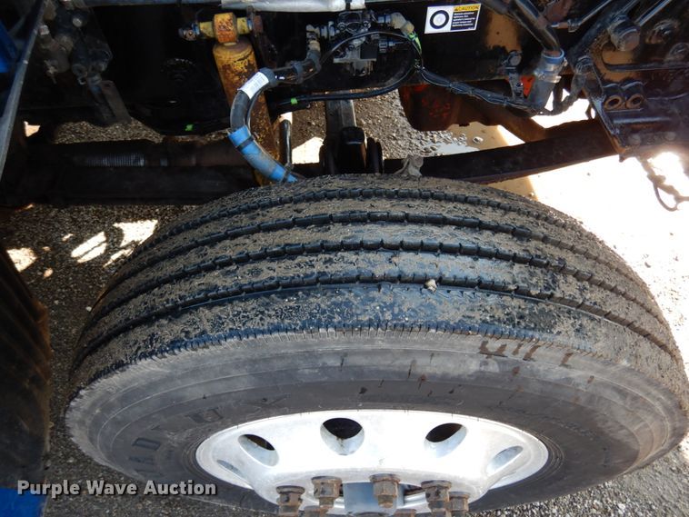 image for item KI9469 2012 Kenworth T660  semi truck