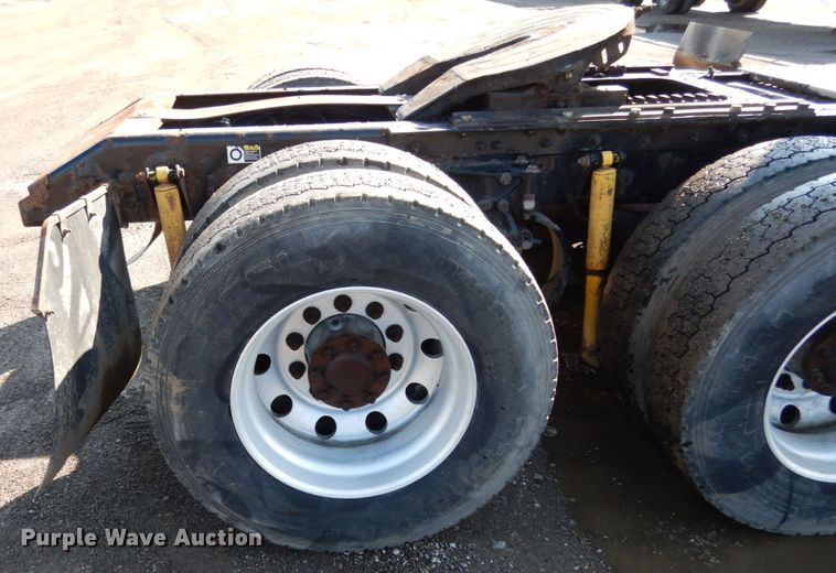 image for item KI9469 2012 Kenworth T660  semi truck