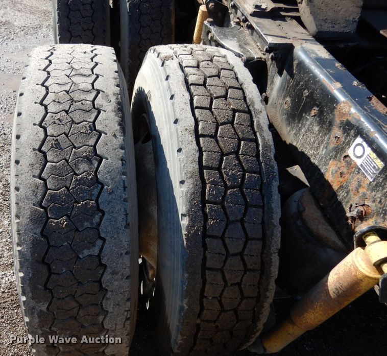 image for item KI9469 2012 Kenworth T660  semi truck