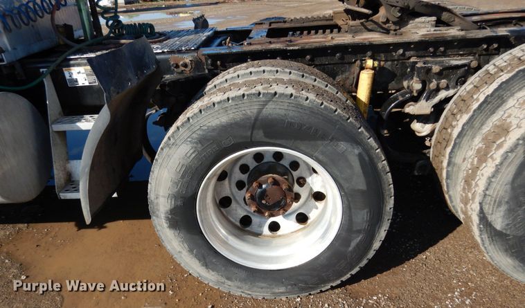 image for item KI9469 2012 Kenworth T660  semi truck